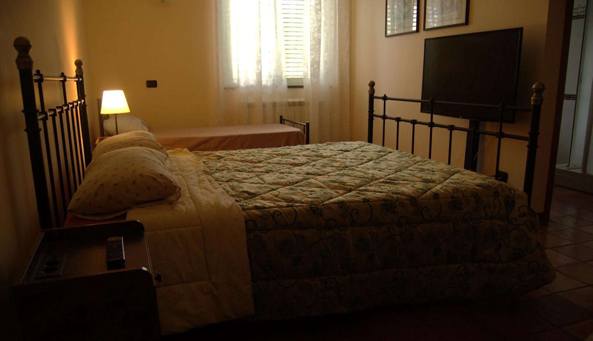 A Nespulara Bed & Breakfast Galati Marina Exterior photo
